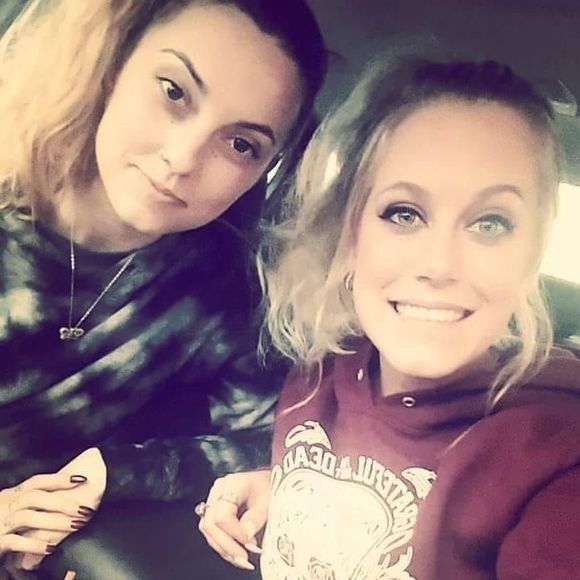 Meet your Posher, Lauren - Picture 1 of 1